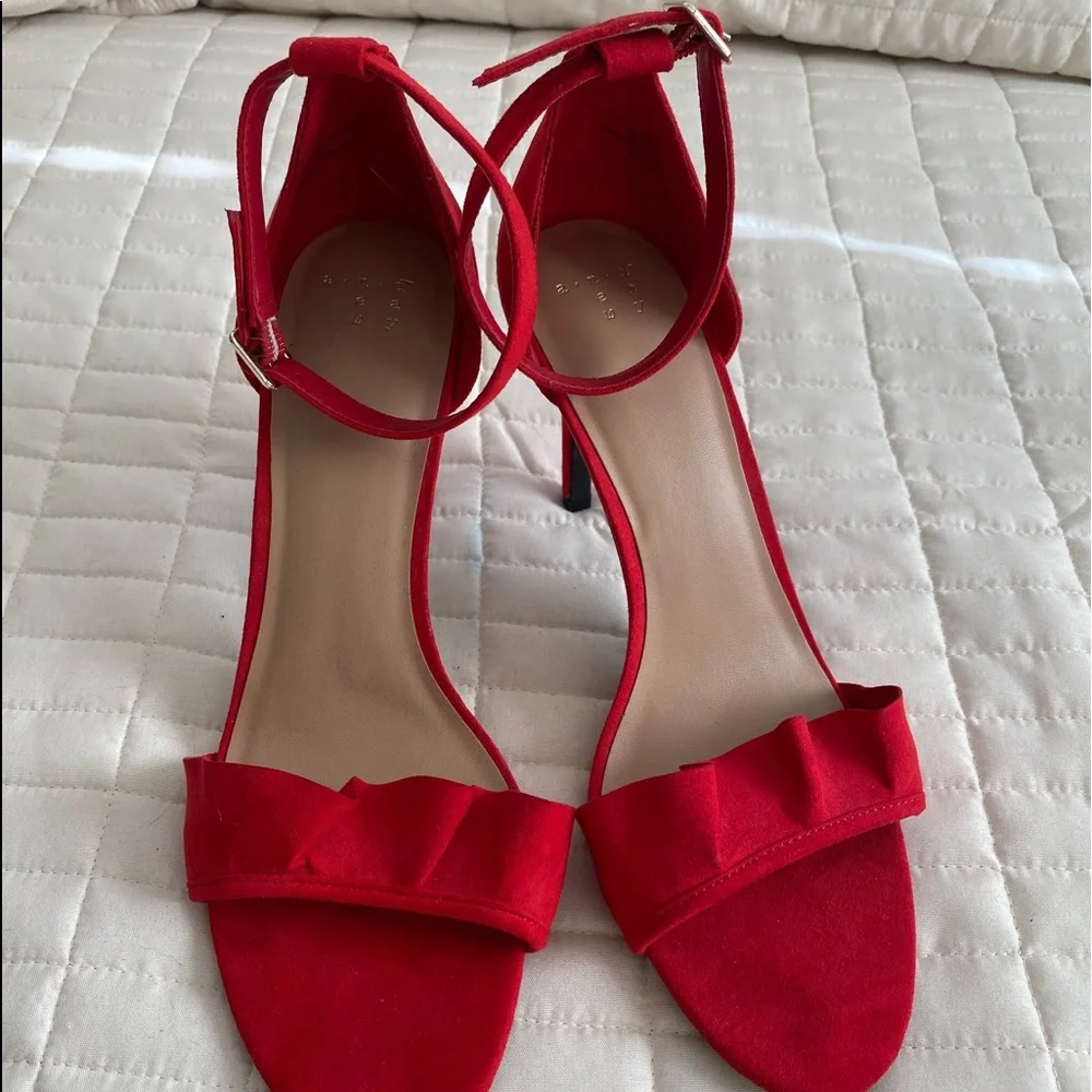 Red Ruffle Heels - Picture 5 of 9